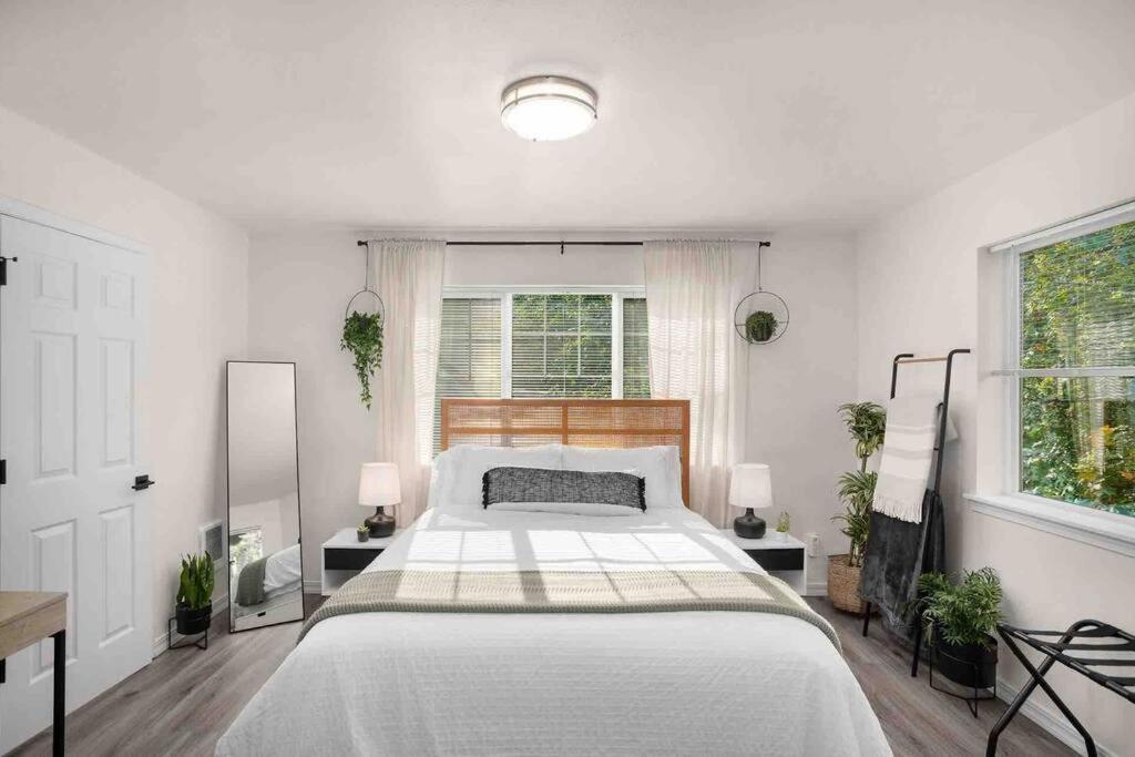 Апартаменти Private Newly Renovated Studio W Private Parking! Портленд Екстер'єр фото